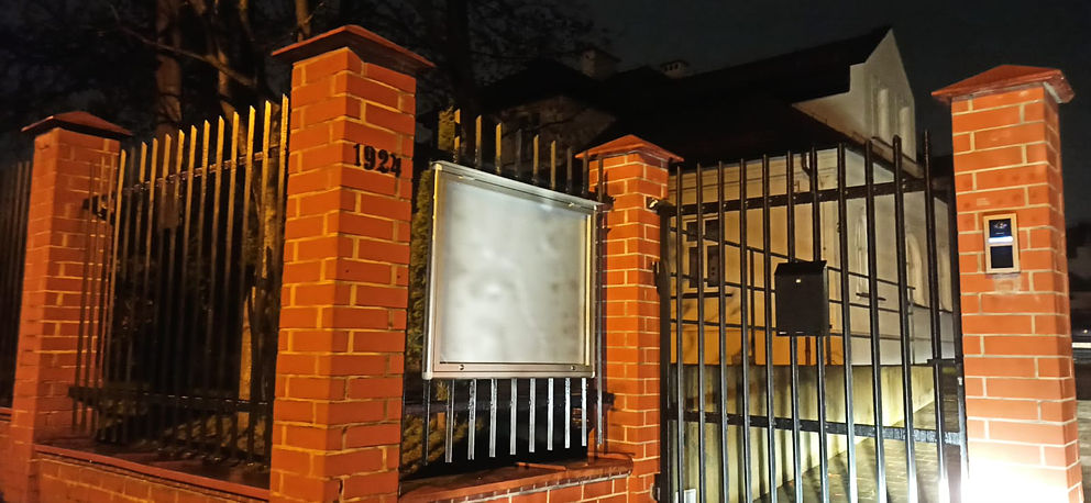 Gablotka przed wjazdem do Szilo